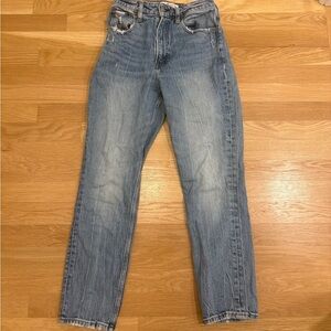 Abercrombie & Fitch High Rise Mom Jean Curve Love Light Wash Size 26